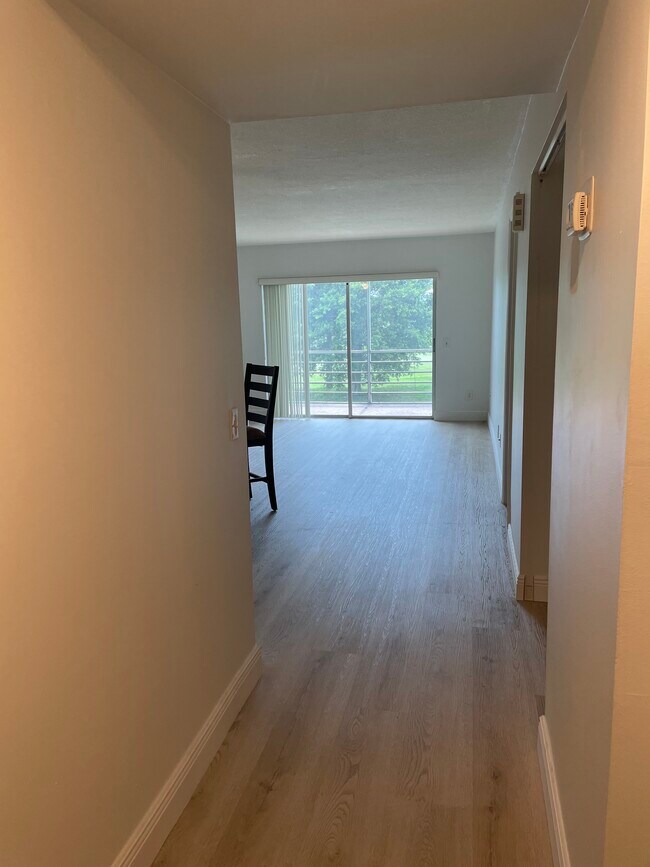 Building Photo - 2441 SW 82nd Ave