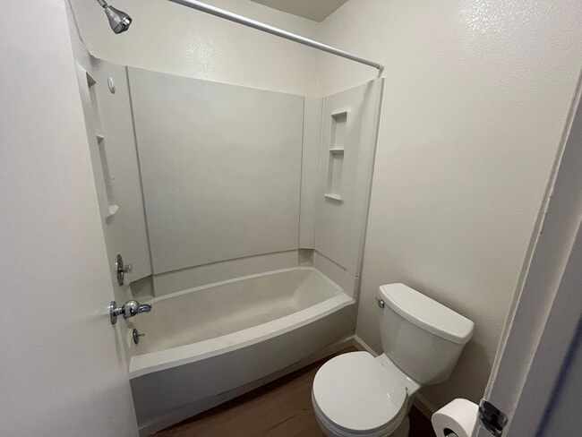 Building Photo - Crosspointe (Aiea/Honolulu) - 2 bed/2 bath...