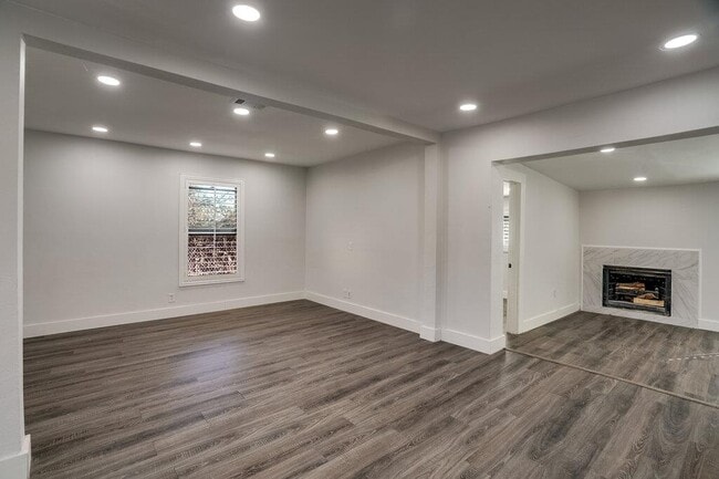 Building Photo - 1043 Springdale Rd