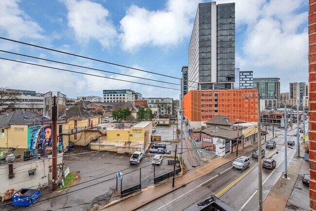 Building Photo - 1803 Broadway