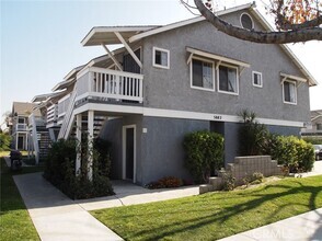 Building Photo - 5882 Western Ave