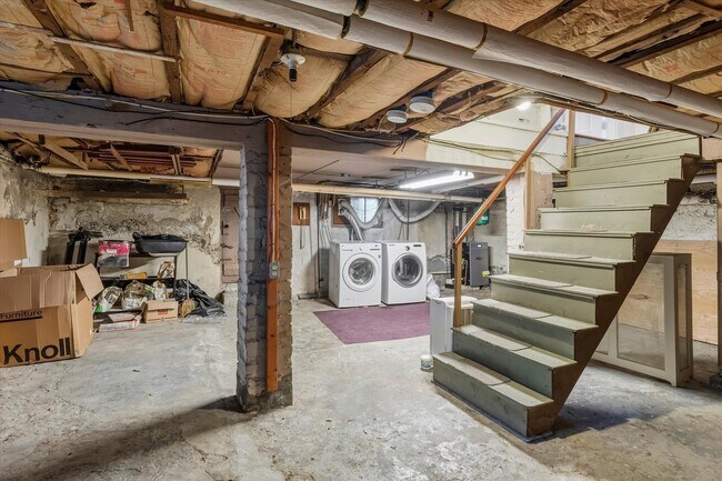Building Photo - 306 Edge Hill Rd