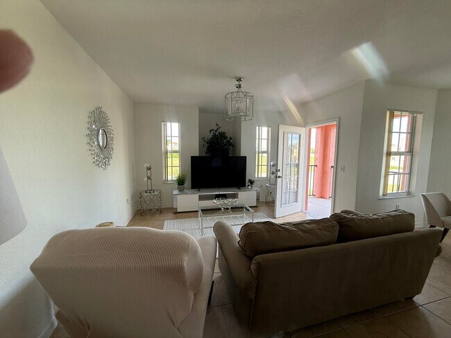 Building Photo - 156 SW Peacock Blvd