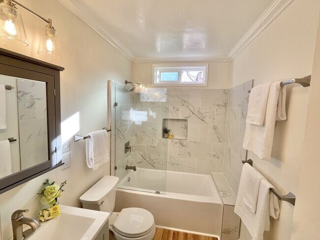 Building Photo - 10551 Troon Ave