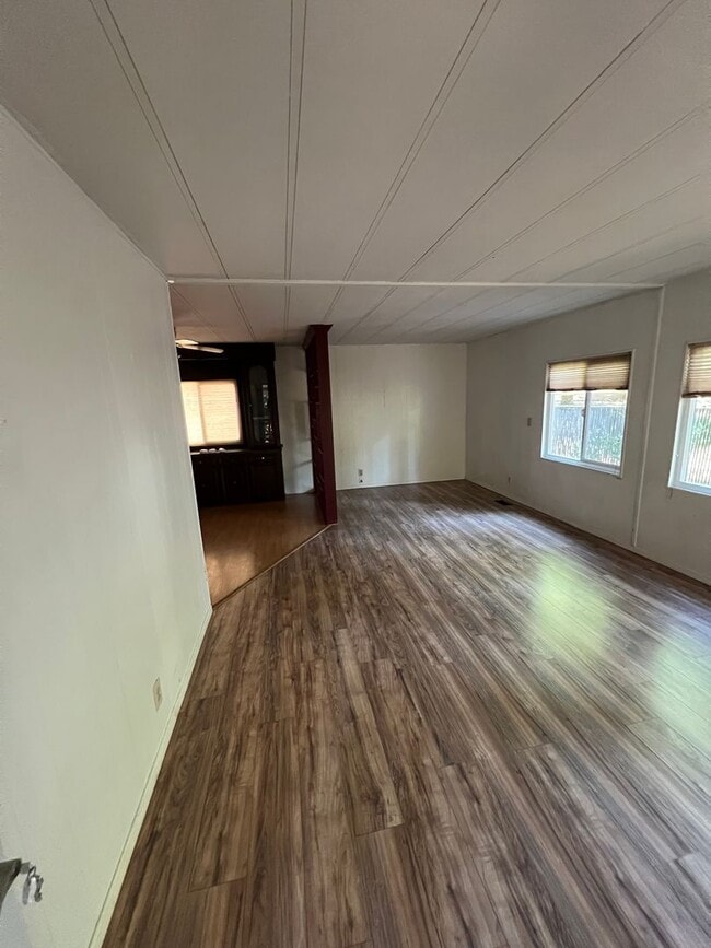 Building Photo - Magalia Home for rent, 1 car garage, 2 bed...