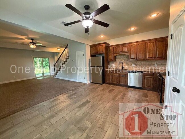 Building Photo - 3-Bedroom, 2.5-Bathroom in Platte City