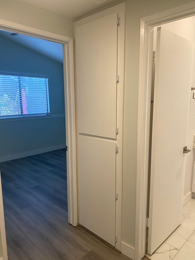 Building Photo - 1330 Puebla Way