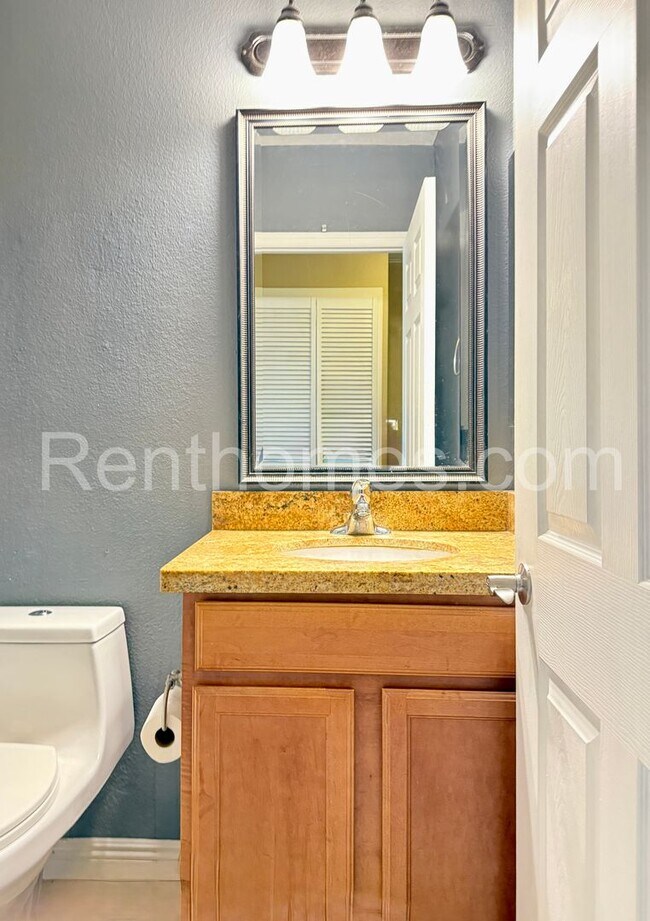 Building Photo - 9929 Azuaga St