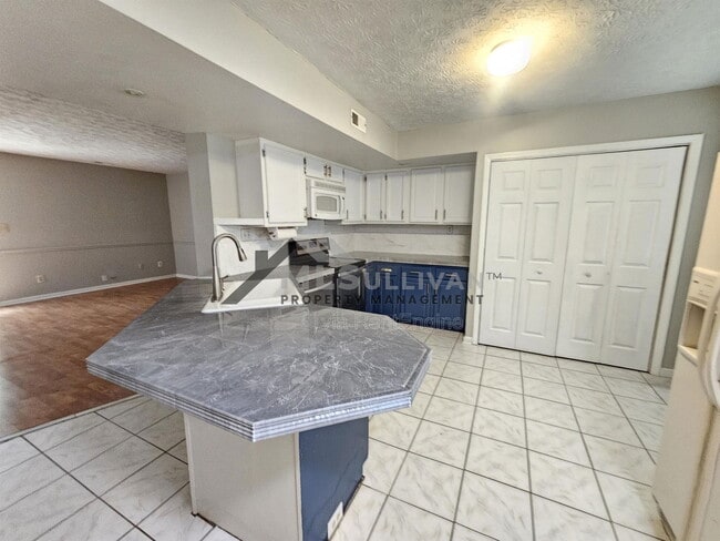 Building Photo - 8184 McGuire Dr