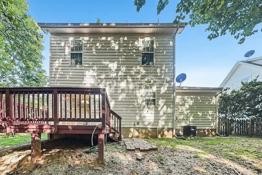 Building Photo - 130 Devon Forest Dr
