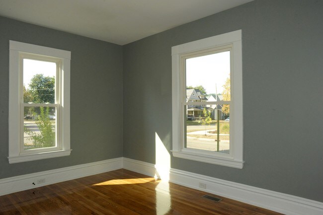 Building Photo - 234 Marion Ave NW