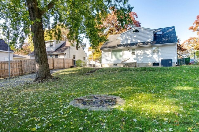 Building Photo - 33423 N Mill Rd