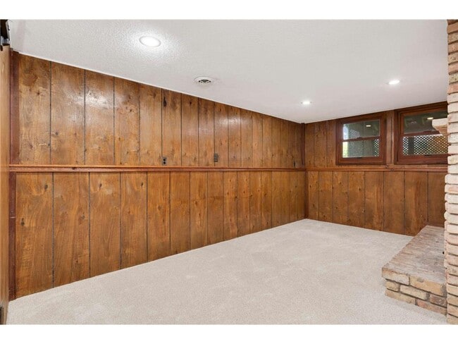 Building Photo - 8666 Windward Cir