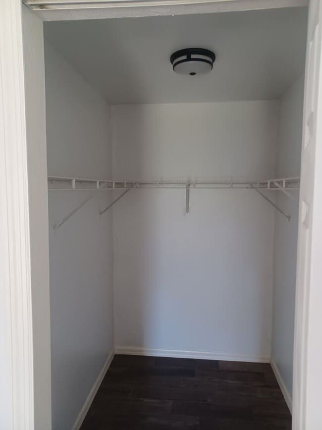 Building Photo - Available Now: 3/2 + den Home On A Quiet D...