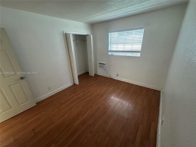 Building Photo - 300 SW 4th Ct