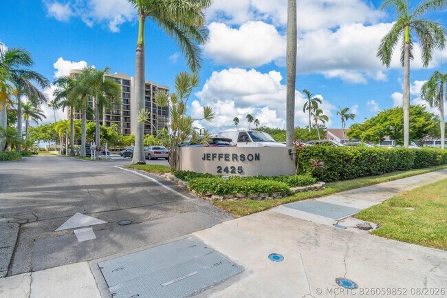 Building Photo - 2425 Presidential Way
