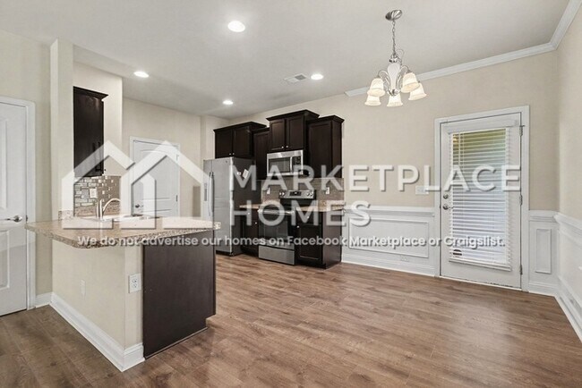Building Photo - 6121 Hickory Ln Dr
