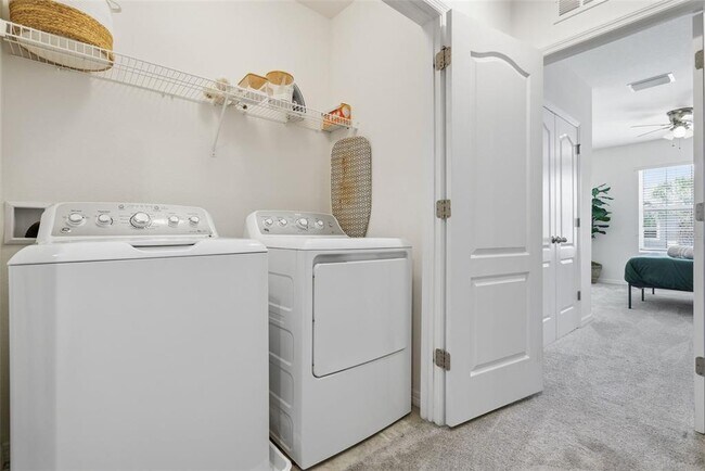 Building Photo - 10425 Red Carpet Ct