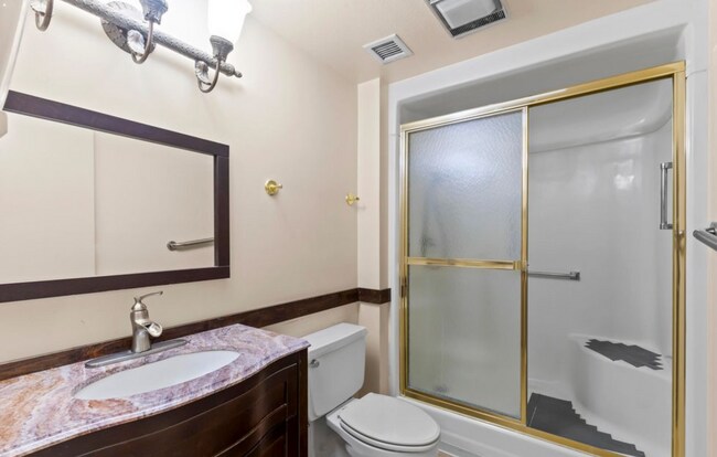 Building Photo - Great home in an active 55+ community!