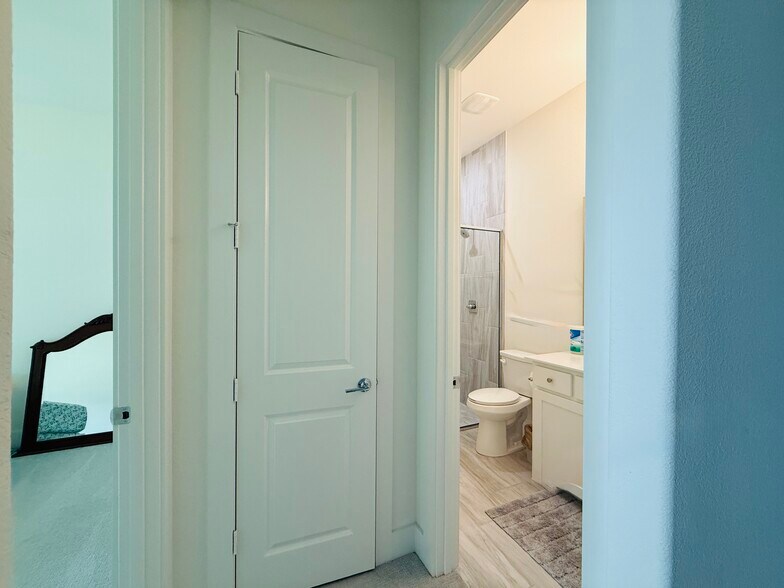 Downstairs Lenin closet - 2604 Bucer Ct