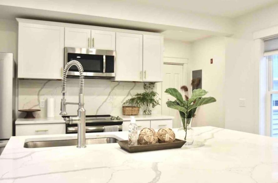 Building Photo - 11 Noble St