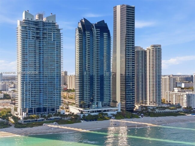 Building Photo - 17121 Collins Ave