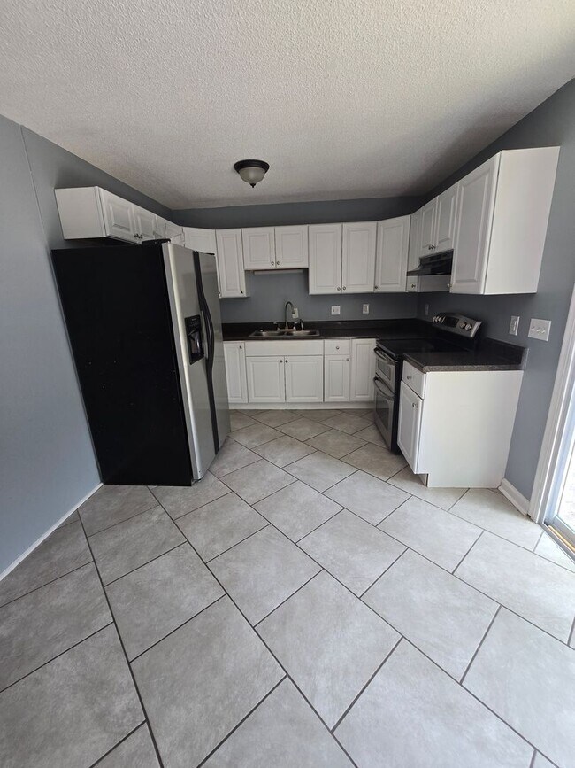 Building Photo - 520 Nottingham Dr