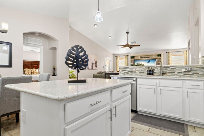 Building Photo - 4111 S Dewdrop Ct