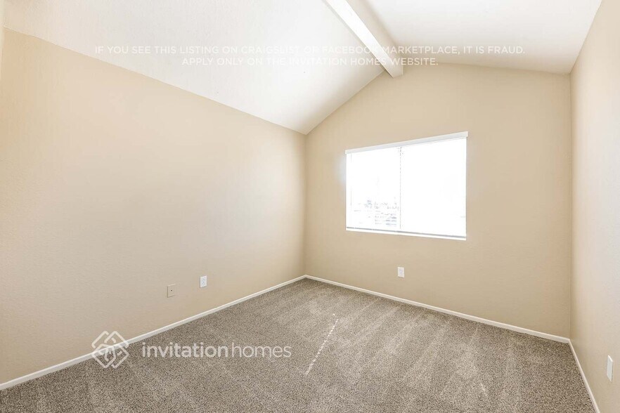 Building Photo - 2386 W Calle Celeste Dr