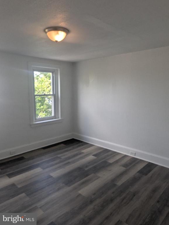 Building Photo - 426 Royden St