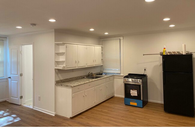 Building Photo - 1414 Emory Rd NE