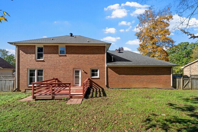 Building Photo - 3 Bedroom Home In Meadowbrook Subdivision ...