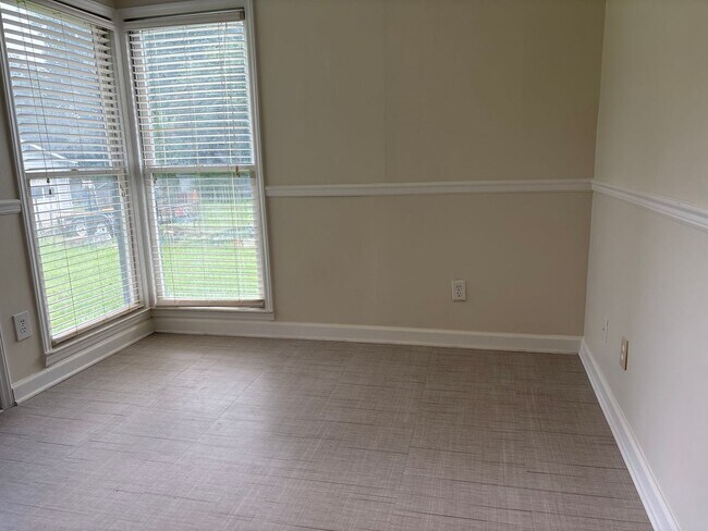 Building Photo - Nice 2 BR House off McKnight Mill Road
