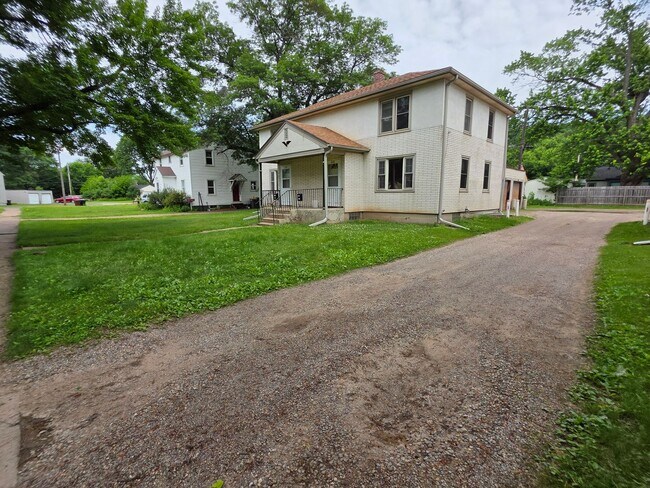 Building Photo - 620-622 Ripley Ave