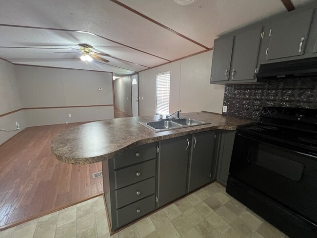 Building Photo - 295 Sawgrass Ct