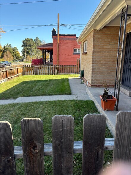 Building Photo - 2020 W 43rd Ave