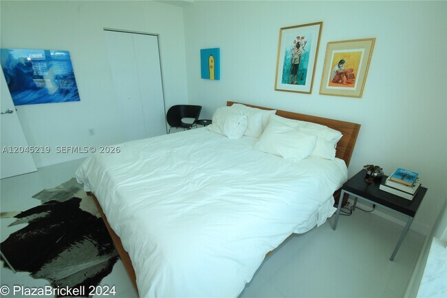 Building Photo - 950 Brickell Bay Dr