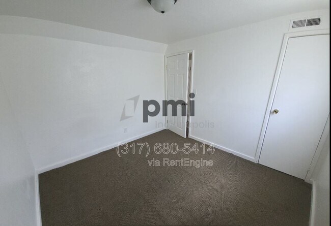 Building Photo - 1311 E 11th St