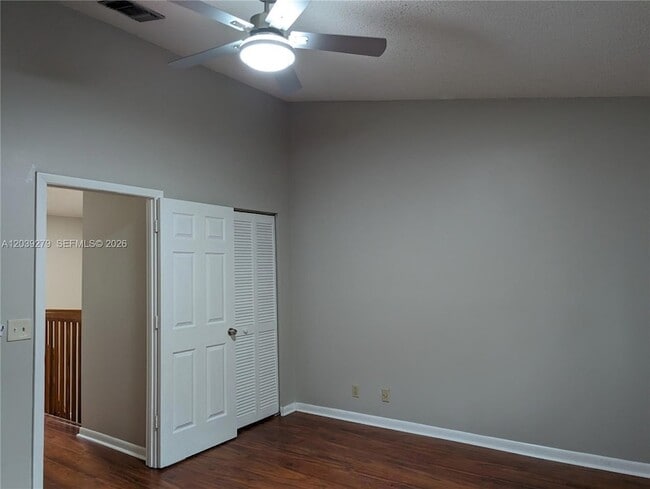 Building Photo - 3446 Oak Dr