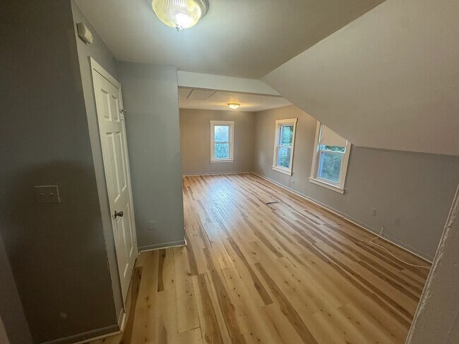 Building Photo - 2030 Dodge Ave
