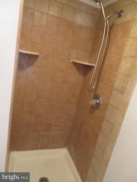 Building Photo - 9150 Lambskin Ln