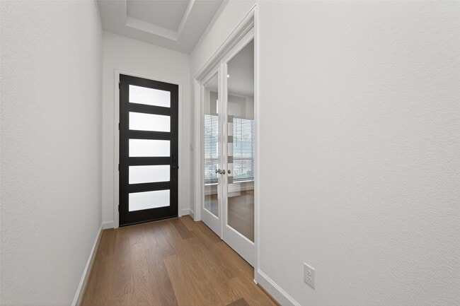 Building Photo - 319 Silver Sage St