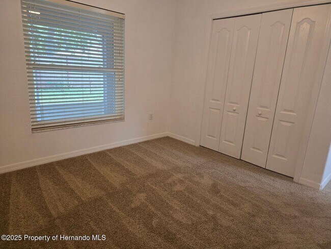 Building Photo - 542 Fairbanks Rd