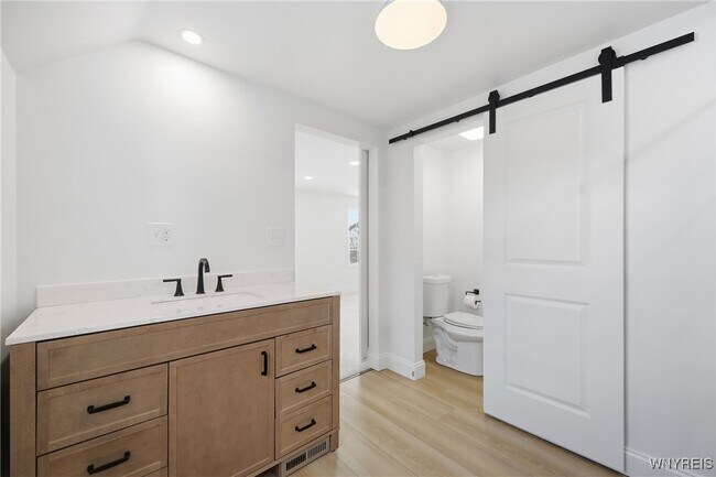 Building Photo - 219 Louvaine Dr