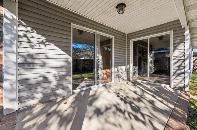 Building Photo - 1602 Trent St