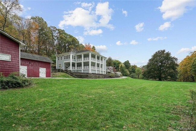 Building Photo - 244 W Mt Airy Rd