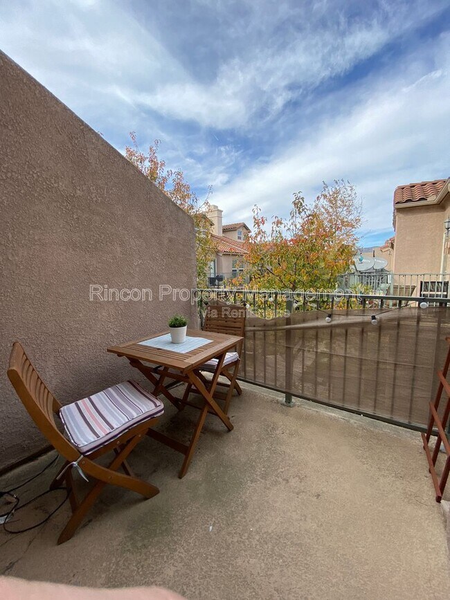 Building Photo - 11216 Snapdragon St
