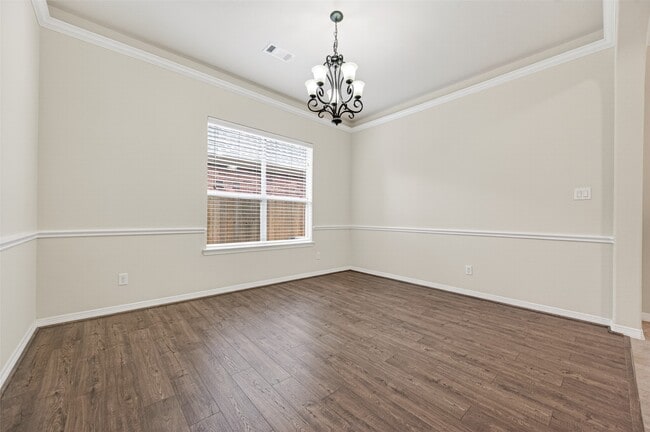 Building Photo - 613 West Fork