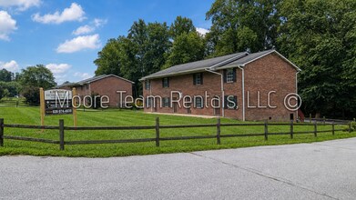 Building Photo - 2188 Howard Gap Rd
