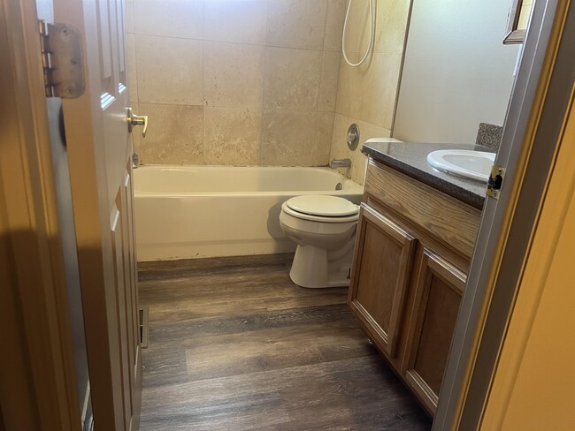 Building Photo - 798 S Coleman St